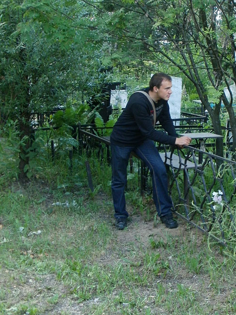 Илья Емельянов