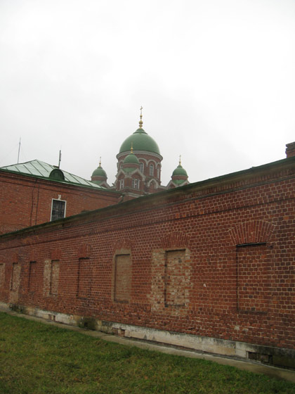 Стена монастыря, фото Двамала